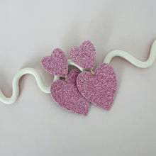 Charger l'image dans la galerie, Maxi boucles d'oreilles double cœur "Bonita" version paillettes