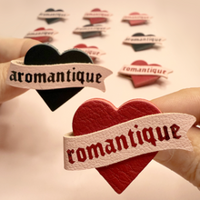 Charger l'image dans la galerie, Broche Romantique