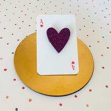 Charger l'image dans la galerie, Broche petite cœur en cuir pailleté
