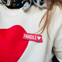 Charger l'image dans la galerie, Broche Fragile