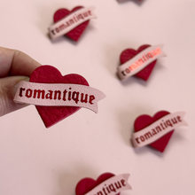 Charger l'image dans la galerie, Broche Romantique