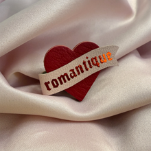 Charger l'image dans la galerie, Broche Romantique