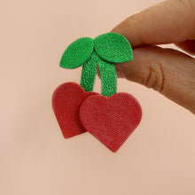 Charger l'image dans la galerie, Broche Cerise
