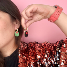 Charger l'image dans la galerie, Créoles olives réversibles Vert / Noir