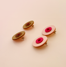 Charger l'image dans la galerie, Boucles d'oreilles Boobies