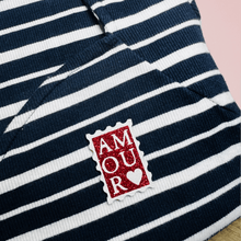 Charger l'image dans la galerie, Broche Timbre amour