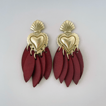 Charger l'image dans la galerie, Boucles d'oreilles Ex voto coeur sacré ( longues motifs )