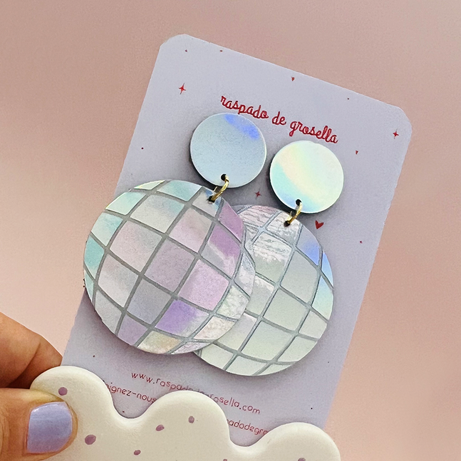 Boucles d'oreilles Disco - Boules à facettes grises chez DeguizFetes
