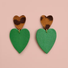Charger l'image dans la galerie, Maxi boucles d'oreilles double cœur "Bonita"
