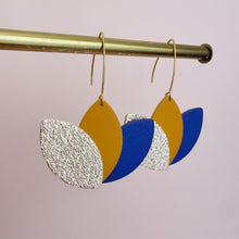 Charger l'image dans la galerie, Maxi boucles d'oreilles Fleur
