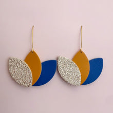 Charger l'image dans la galerie, Maxi boucles d'oreilles Fleur
