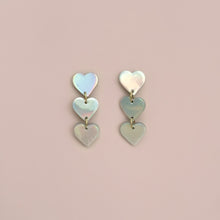 Charger l'image dans la galerie, Boucles d’oreilles 3 petits cœurs
