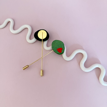 Charger l&#39;image dans la galerie, Broche Olive
